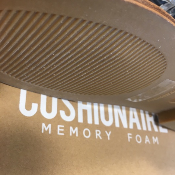 💎Clear Studded Cushionaire Memory Foam Sandals💎 - Picture 6 of 8